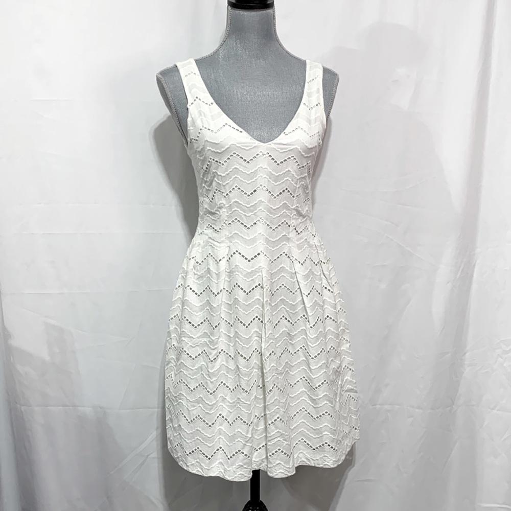 TRACY Reese Eyelet White Sleeveless V-Neck Sundress Sz 0P